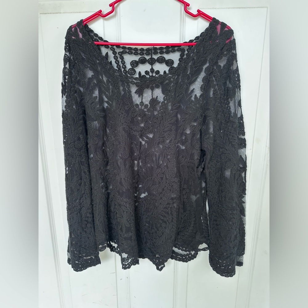 Elegant Black Lace Blouse size large no
Tag Black Sheer Lace Blouse